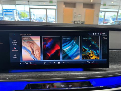 Used 2023 BMW 740i w/ Parking Assistance Package image 19