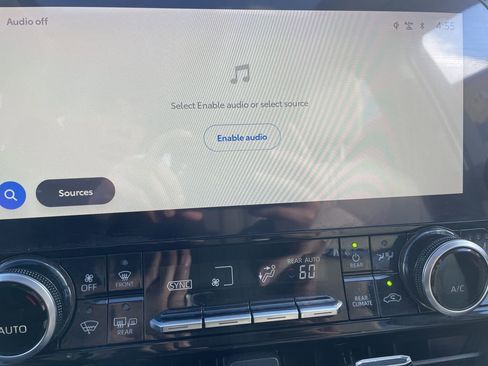 Used 2023 Toyota Highlander Limited image 19