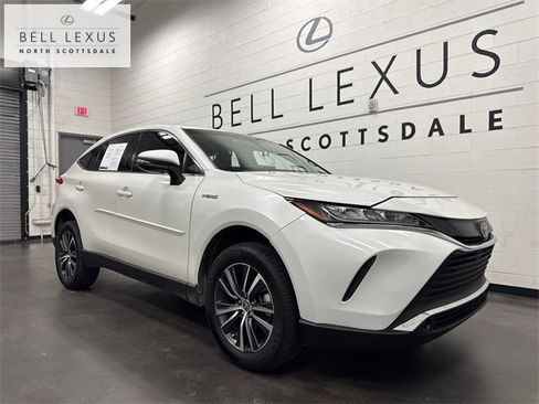 Used 2021 Toyota Venza LE image 1