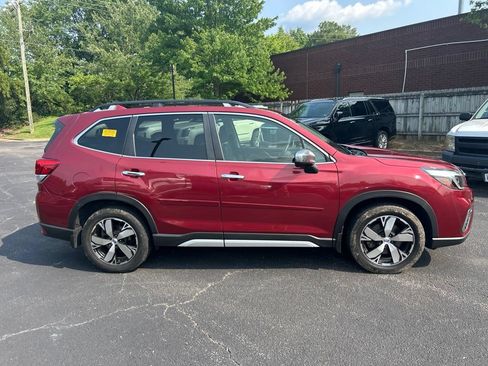 Used 2019 Subaru Forester Touring AWD/4WD image 2