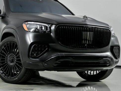 Used 2024 Mercedes-Benz Maybach GLS 600 4MATIC image 3