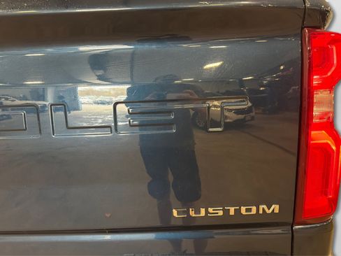 Used 2021 Chevrolet Silverado 2500 Custom w/ Custom Value Package image 44