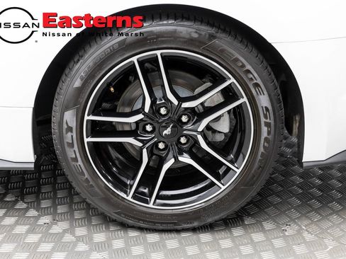 Used 2022 Ford Mustang Premium RWD image 8