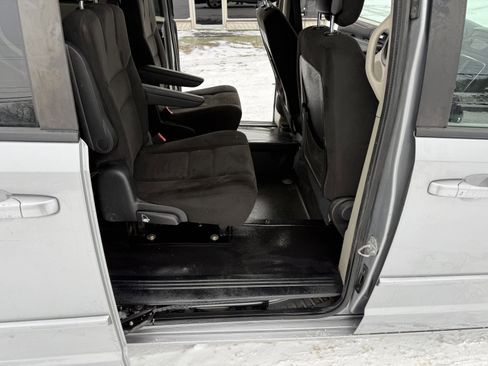 Used 2015 Dodge Grand Caravan SE w/ Quick Order Package 29E SE image 12