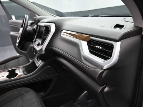 Used 2020 GMC Acadia SLE FWD image 17