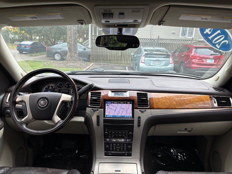 Used 2014 Cadillac Escalade ESV Platinum AWD/4WD image 19