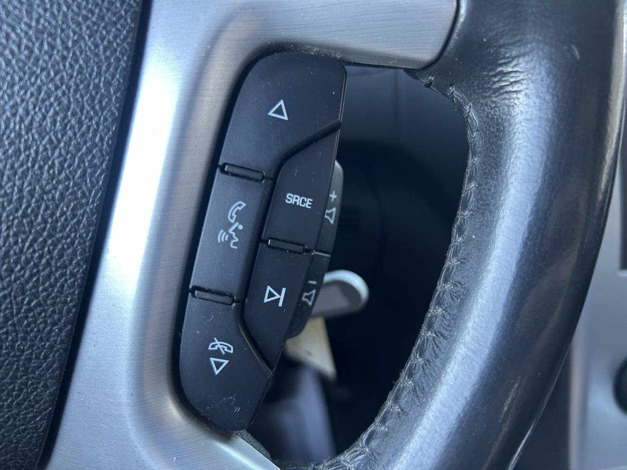 Used 2012 GMC Acadia SLE FWD image 20