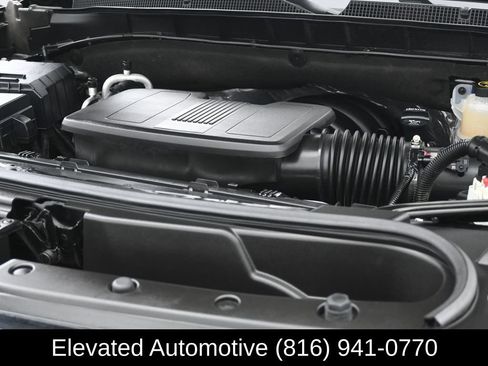 Used 2023 Chevrolet Tahoe Z71 w/ Luxury Package AWD/4WD image 28