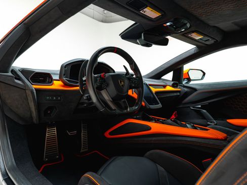 Used 2024 Lamborghini Revuelto AWD/4WD image 41