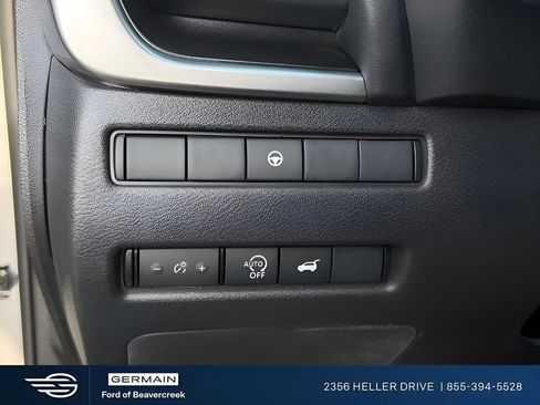 Used 2025 Nissan Rogue SV FWD image 10