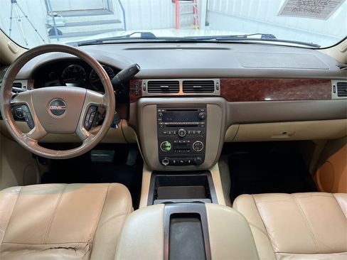 Used 2012 GMC Yukon SLT w/ SLT-2 Equipment Package image 10