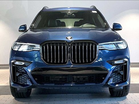 Used 2021 BMW X7 xDrive40i w/ M Sport Package AWD/4WD image 13