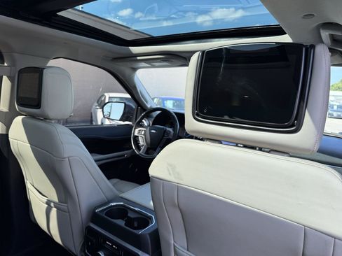 Used 2018 Ford Expedition Platinum AWD/4WD image 27