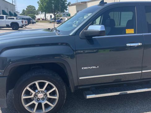 Used 2018 GMC Sierra 1500 Denali AWD/4WD image 2