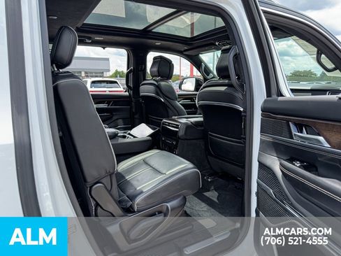 Used 2023 Jeep Grand Wagoneer L Series II AWD/4WD image 27