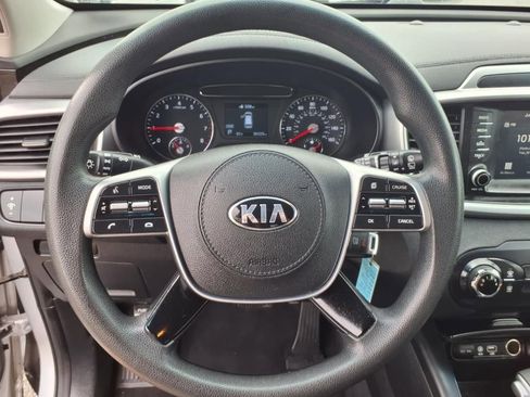 Used 2020 Kia Sorento AWD V6 image 19