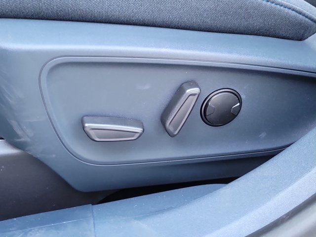 New 2026 Ford Maverick XLT w/ XLT Luxury Package FWD image 21