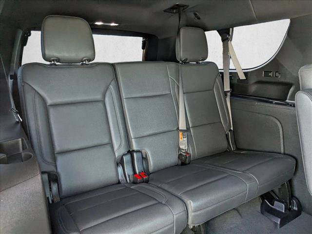 Used 2025 Chevrolet Suburban LT w/ Comfort Package RWD image 15
