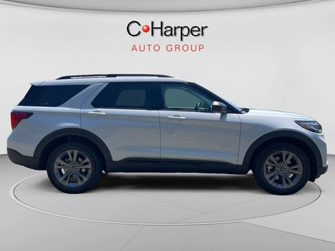 Used 2026 Ford Explorer Active AWD/4WD image 2