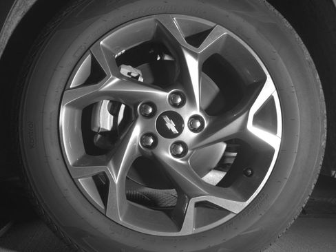 Used 2025 Chevrolet Trax LT image 12