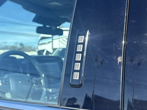 Used 2023 Ford F150 Limited image 12