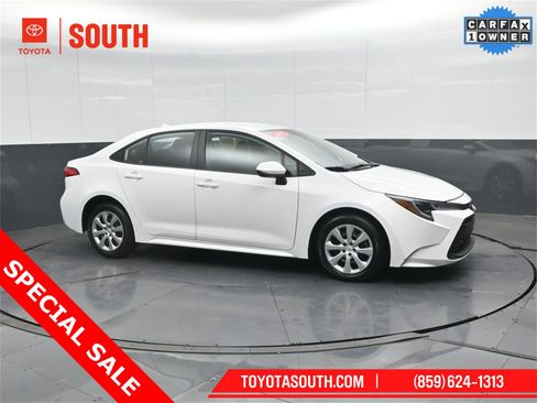 Used 2025 Toyota Corolla LE image 1