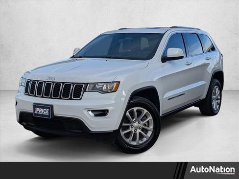 Used 2021 Jeep Grand Cherokee Laredo image 1
