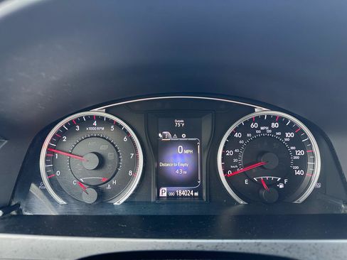 Used 2015 Toyota Camry SE FWD image 27
