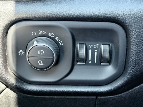Used 2024 RAM 2500 Laramie AWD/4WD image 13
