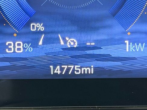 Used 2024 Chevrolet Equinox EV RS FWD image 42