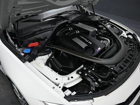 Used 2017 BMW M4 Convertible image 48