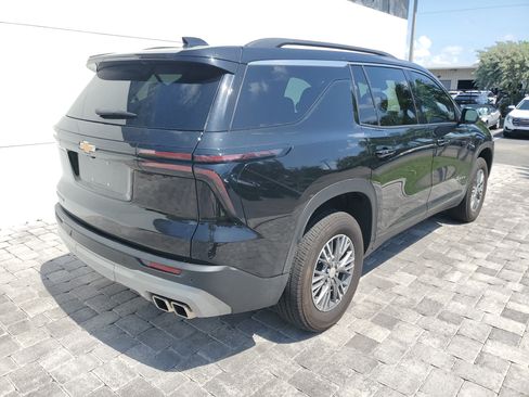 Used 2025 Chevrolet Traverse LT FWD image 6