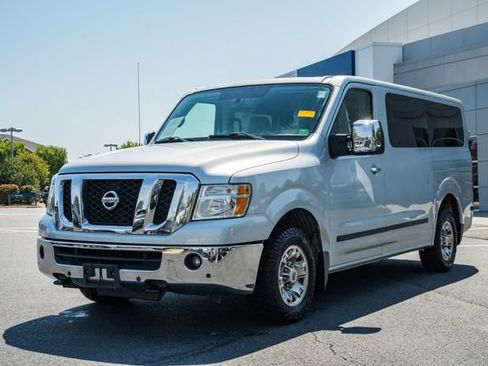 Used 2018 Nissan NV 3500 SL RWD image 3