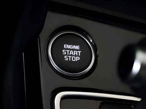 Certified 2025 Kia Sportage X-Line AWD/4WD image 18
