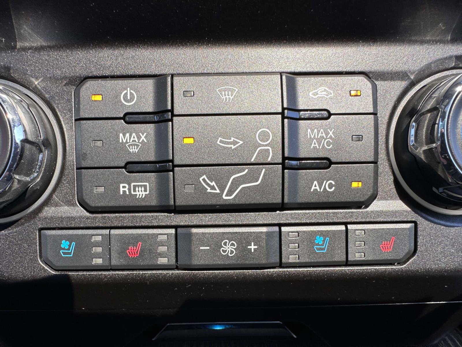 Used 2021 Ford F250 Lariat w/ Lariat Ultimate Package AWD/4WD image 28