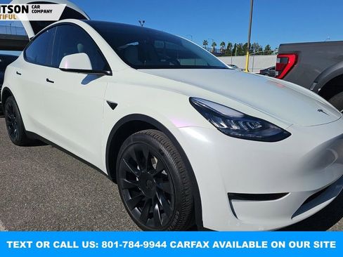 Used 2023 Tesla Model Y Long Range image 11
