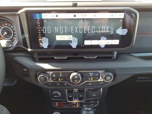 New 2026 Jeep Wrangler Unlimited Rubicon w/ Technology Group image 8