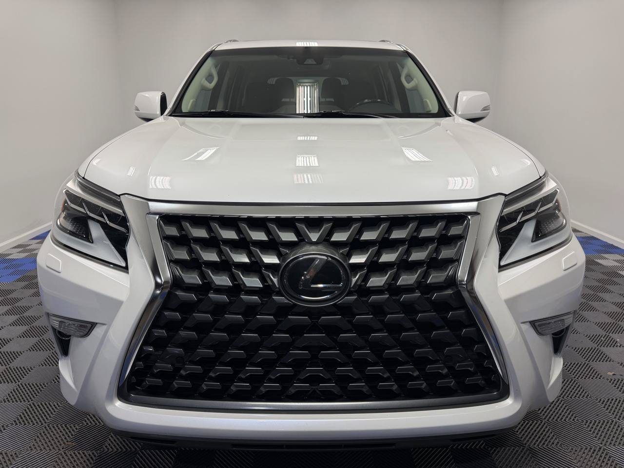 Used 2021 Lexus GX 460 Premium w/ Premium Plus Package AWD/4WD image 2