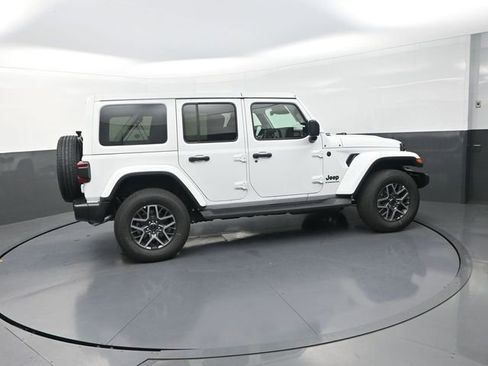 New 2026 Jeep Wrangler Unlimited Sahara AWD/4WD image 10