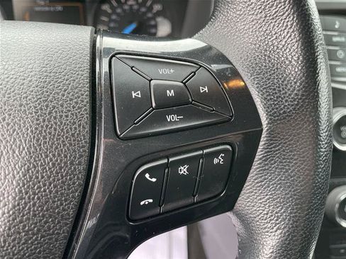 Certified 2018 Ford Explorer XLT FWD image 15