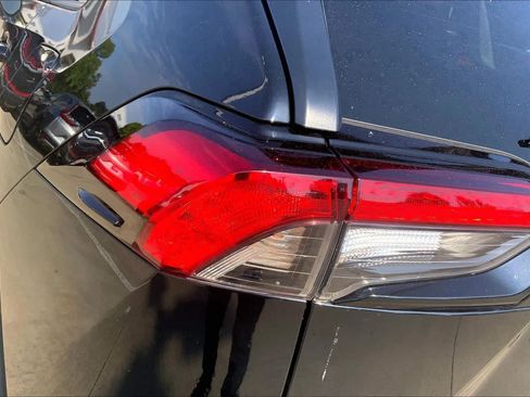 Used 2024 Toyota RAV4 LE FWD image 27