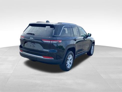 Used 2023 Jeep Grand Cherokee Limited AWD/4WD image 3