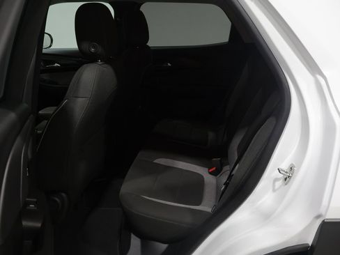 Used 2025 Chevrolet TrailBlazer LT image 18