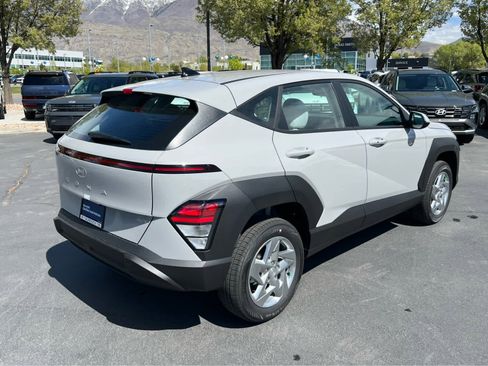 Certified 2026 Hyundai Kona SE AWD/4WD image 7