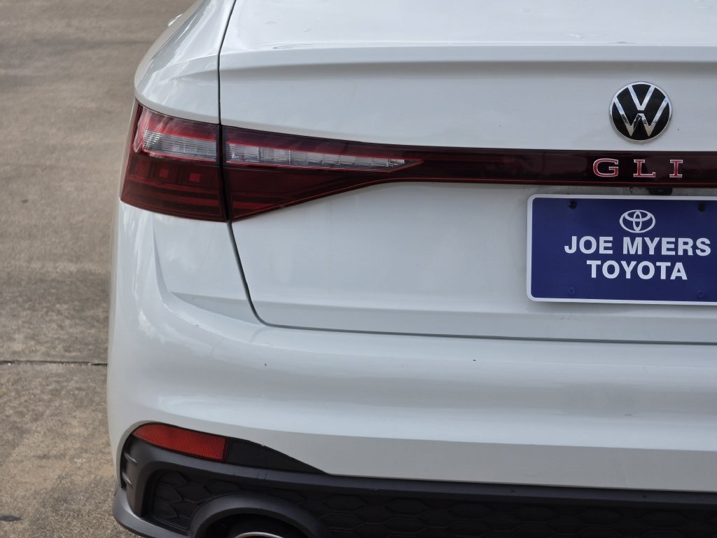 Used 2025 Volkswagen Jetta GLI Autobahn FWD image 10