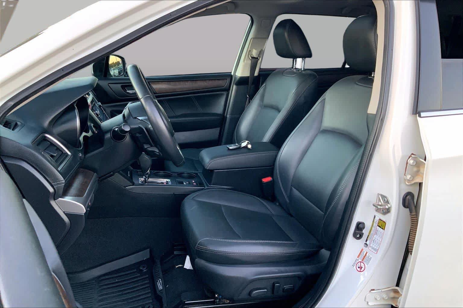Used 2019 Subaru Outback 3.6R Limited w/ Popular Package #2 AWD/4WD image 8