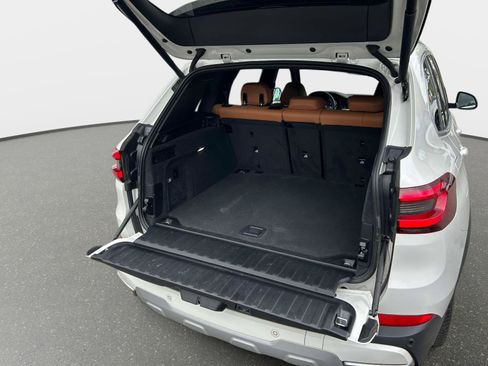 Used 2023 BMW X5 xDrive40i w/ Premium Package AWD/4WD image 12