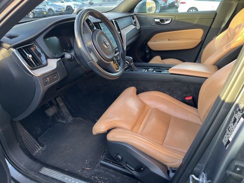 Used 2019 Volvo XC60 T5 Inscription image 8