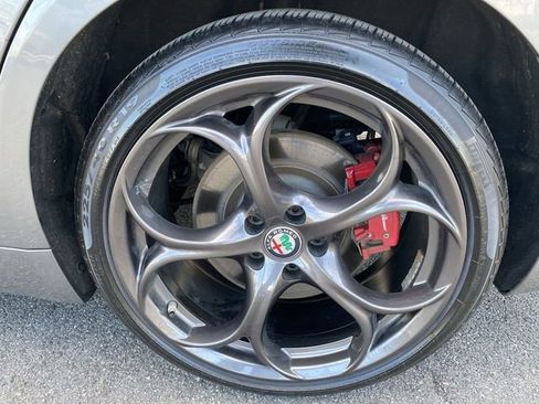 Used 2018 Alfa Romeo Giulia Ti Sport w/ Quick Order Package 22S Sport AWD/4WD image 11