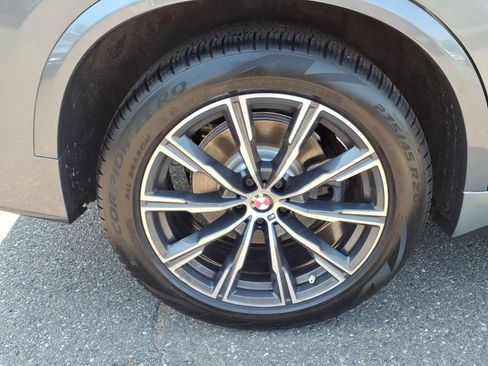 Used 2024 BMW X5 xDrive40i w/ M Sport Package AWD/4WD image 7